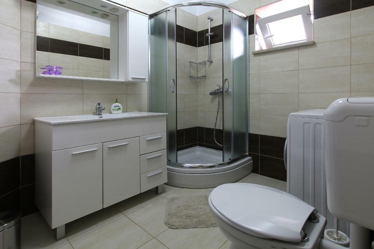 Apartment Valmas พูลา ภายนอก รูปภาพ
