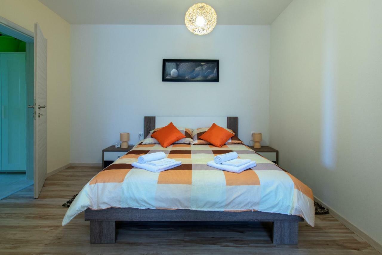 Apartment Valmas พูลา ภายนอก รูปภาพ